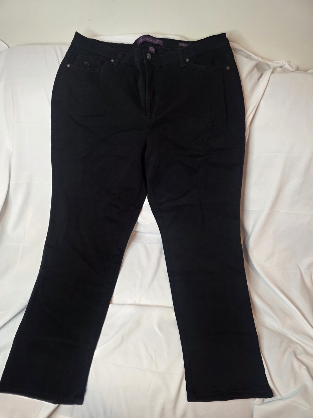 Gloria Vanderbilt Black Wide Leg Jeans with Subtle Flare